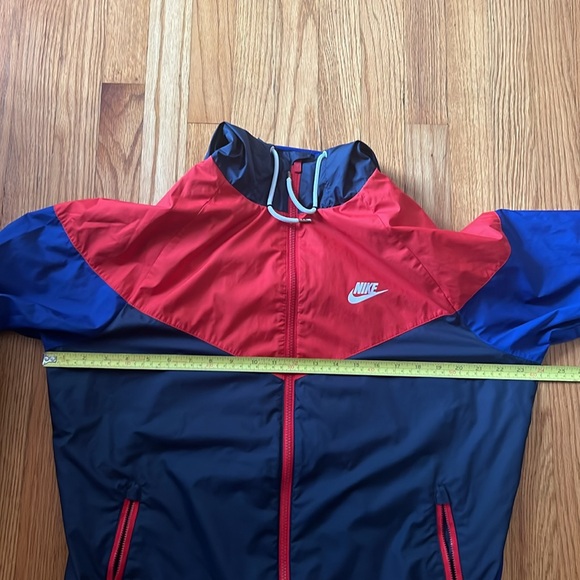Nike Windbreaker Light Weight - Picture 6 of 7